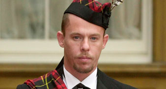 Alexander McQueen dies