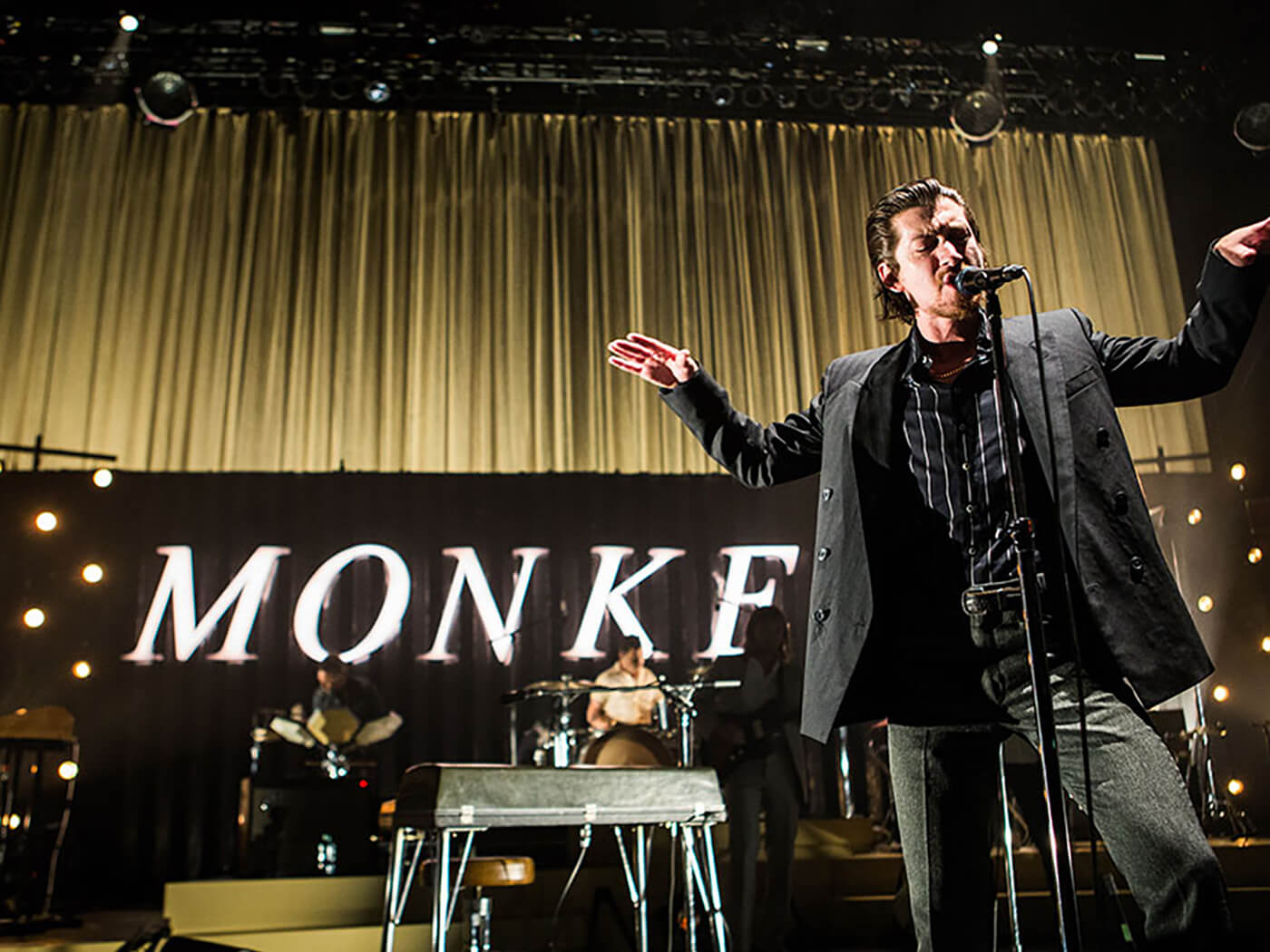 Arctic Monkeys announce 2022 European tour dates