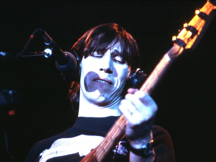 Roger Waters performing with Pink Floyd in 1977. Credit: Ian Dickson/Redferns