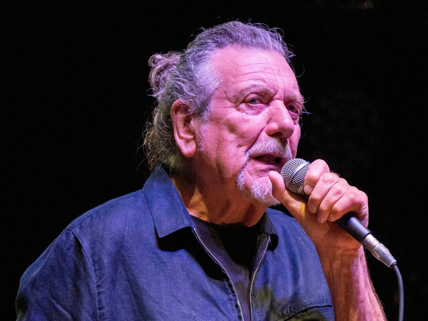 Regardez Robert Plant reprendre Low en hommage à Mimi Parker