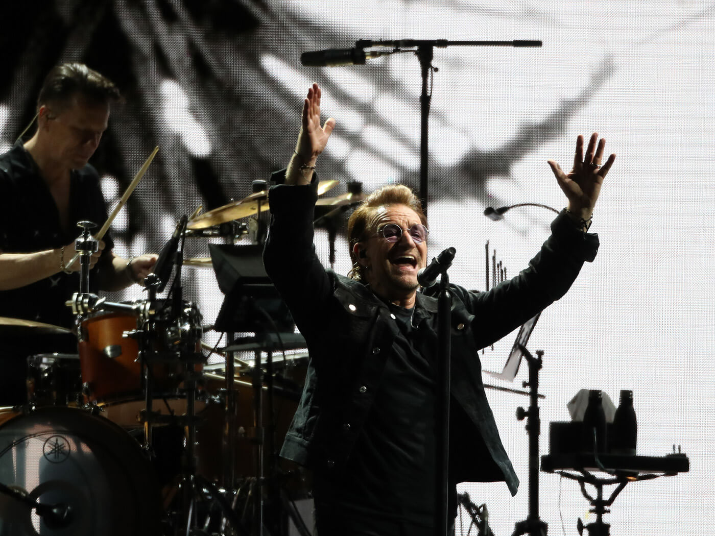U2 annonce un album de morceaux “réimaginés et réenregistrés”, Songs Of Surrender